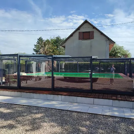 Maison Au Bord De La Baie. Holiday home Lancheres